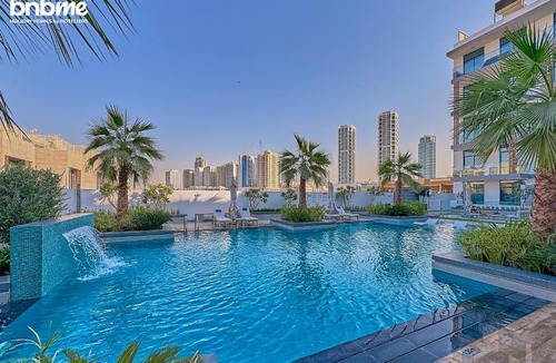 Jumeirah Village Circle Apartment | bnbmehomes - Oxford Terraces