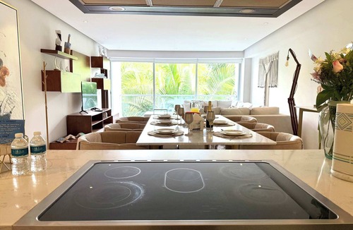 Emiliano Zapata Apartment | Bolongo 2BR your exclusive oceanfront escape