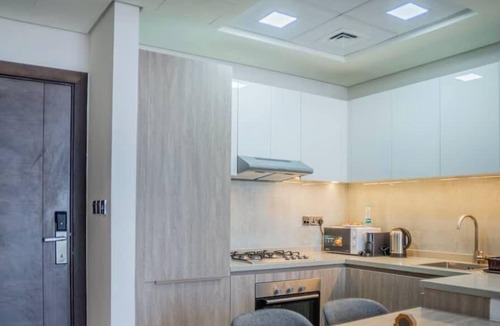 Dubai Apartment | Bright 2BR + Pool & Gym, Minutes to Expo City