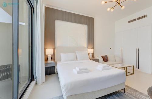 Dubai Apartment | Bright & Luxury Studio with Balcony in Al Furjan