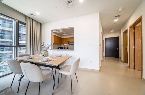 Downtown Dubai Apartment | Burj Khalifa View I Modern Home I 2 Bedrooms