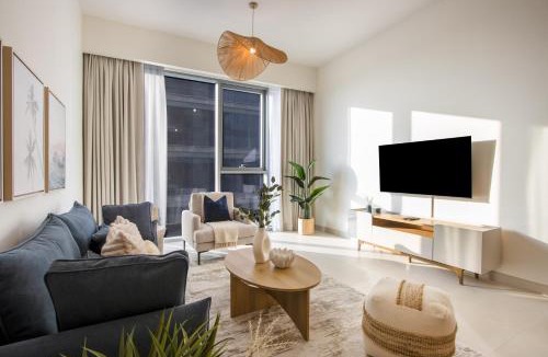 Al Safa Apartment | Canalfront Serene 1B in Wasl, Close to Attractions