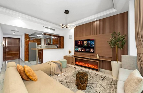 Dubai Marina Apartment | Centric Flat w/Marina View | Ideal Beach Stay