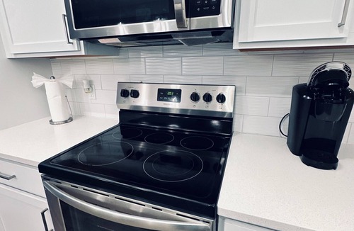 Highlands Apartment | Charming 1-bedroom apartment with WiFi, fitness room in Jacksonville