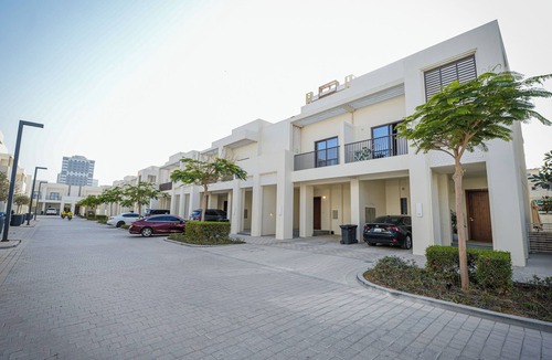 Al-Fujairah Villa | Charming 2-bedroom villa with WiFi & resort amenities