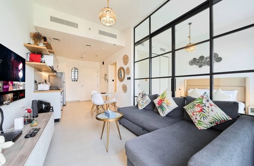 Dubai Apartment | Chic 1BR w/Balcony in Collective 2.0, Dubai Hills