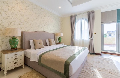Palm Jumeirah Villa | Chic 4BR Villa with Assistant Room and Private Pool on Palm Jumeirah by Deluxe Holiday Homes