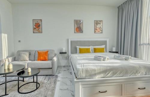 Al Hamra Village Apartment | Chic Studio with Lagoon Views Walk Beach and Golf