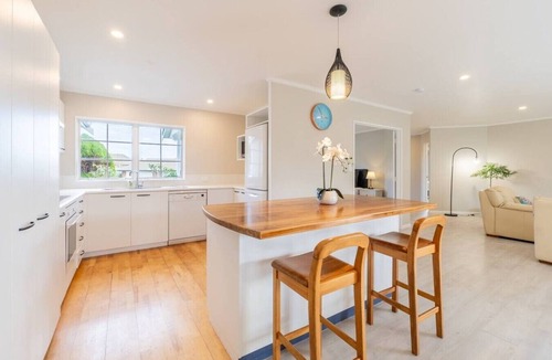 East Tamaki Heights House | Comfortable 3-Bedroom Home in East Tamaki Heights
