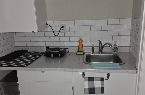 Mount Pleasant House | Comfy Modern 1-bedroom suite in Brampton Entire place