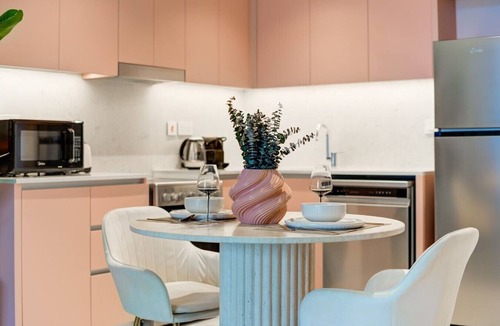 Umm Suqeim 3 Apartment | Contemporary 1 Bed Near Burj Al Arab l Wild Wadi