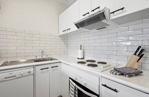 Subiaco Apartment | Cosy Apt in Subiaco with Free Parking