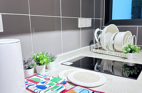 Kuala Lumpur Condo | Cosy Homestay 6Paxs near Bt caves Mt Kiara Hartamas Mitech Selayang Kepong KLCC