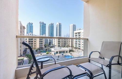 Barsha Heights Apartment | Cosy & Spacious 1BR at The Greens/Pool View