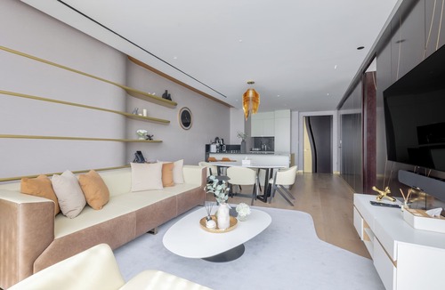 Downtown Dubai Apartment | Cozy 1-bedroom apartment in charming Dubai downtown with 5star restaurants