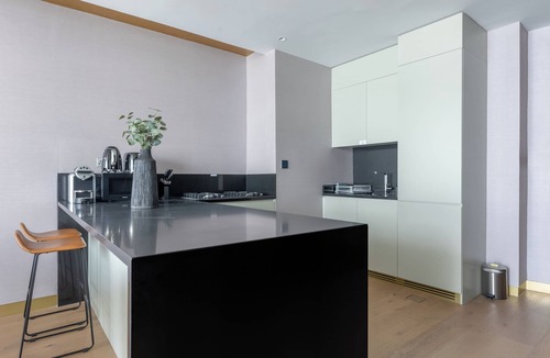 Downtown Dubai Apartment | Cozy 1-bedroom apartment in charming Dubai downtown with 5star restaurants