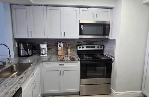 Casa del Mar Condo | Cozy 1-bedroom condo with spectacular view, WiFi, AC in welcoming St. Pete