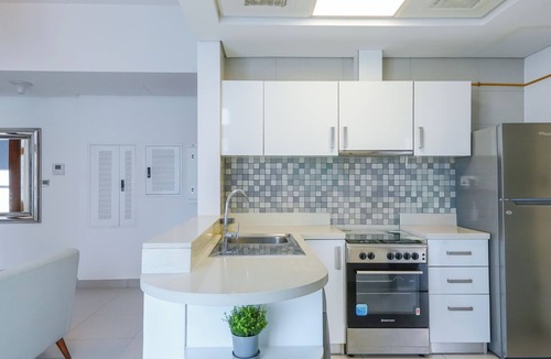 Al Danah Apartment | Cozy 1BR Aprt with Balcony