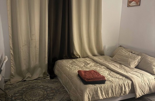 Al Khalidiyah Apartment | Cozy bedroom with WiFi in peaceful Abu DhabinPlz contact me before confirming