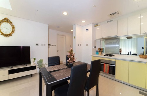 Abu Dhabi Apartment | Cozy Getaway in Reem Diamond