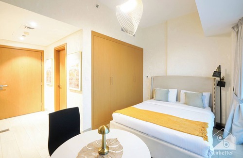 Jadaf Apartment | Cozy Studio with Balcony & Burj Khalifa View