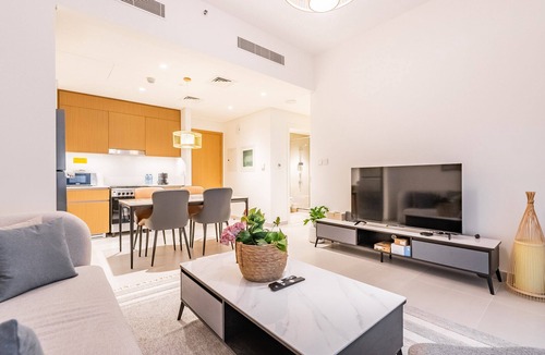 Dubai Apartment | Creek Beachfront Heaven 1BR Luxe Harbor