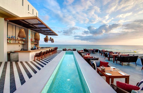 Salalah Hotel | Crowne Plaza Resort Salalah by IHG