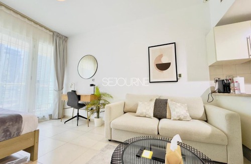 Jumeirah Lake Towers Apartment | DA86 - Well Design Studio in Dubai Arch tower