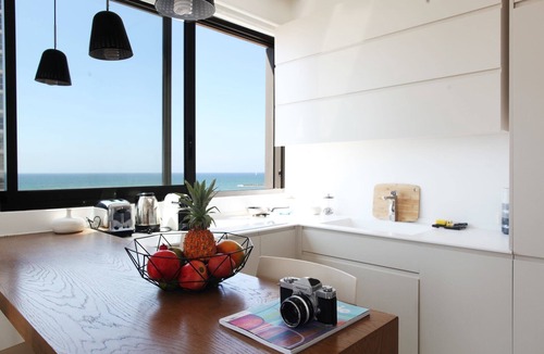 Kerem HaTeimanim Apartment | Daniel Ivoire - Three Bedroom Apartment, Sleeps 6