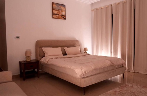 Al Majaz Bed & Breakfast | Deluxe Double Room with lake views near Dubai