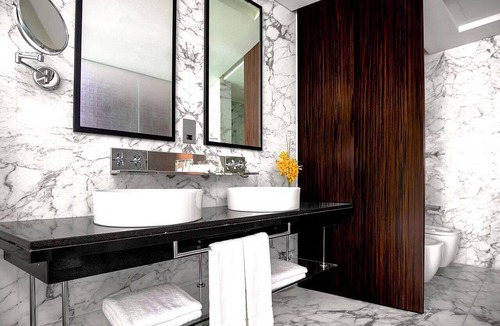 Jumeirah Lake Towers Hotel | Deluxe Room | voco Bonnington | Pool, Sauna, Steam Rooms | 2 Units