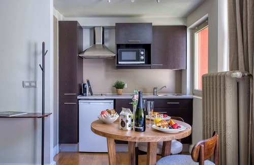 Upper Town Apartment | Deluxe Studio with Garden View Mas C-11