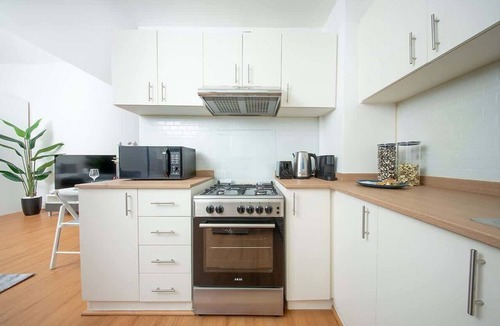 Dubai Apartment | DSO Studio W Pool & Prime Location