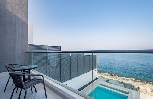 Sharm Villa | Elegant 4BR Villa with Assistant Room in Al Dana Island, Sharm, Fujairah
