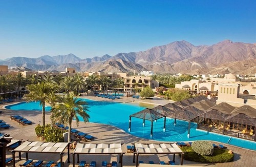 Al Aqah Hotel | Elegant Comfort with Stunning Garden Views - Ideal for a Fun-Filled Weekend