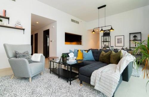 Bur Dubai Apartment | Elite Escape Holiday Home - 3 BHK Getaway with Burj Khalifa View and Dubai Mall Access - 1505