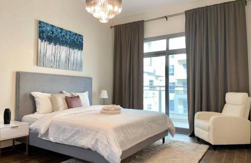 Discovery Gardens Apartment | Elite LUX Holiday Homes - Spacious 2BR with Metro Access in Al Furjan, Dubai