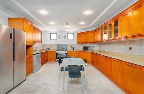 Palm Jumeirah Villa | Exclusive 4BR Villa w/Private Pool & Beach