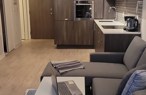 Niagara Condo | Executive rental walk to CN tower aquarium food entertainment next THE WELL
