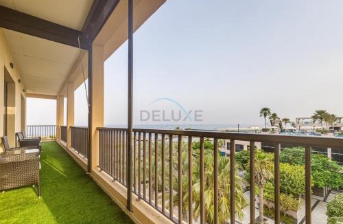 Al Kubus Apartment | Exquisite 2BR Seafront Haven with Resort Lifestyle and Panoramic Sea Views, Near Faqiat Beach and Campsite, Mina Al Fajer D, Fujairah by Deluxe Holiday Homes