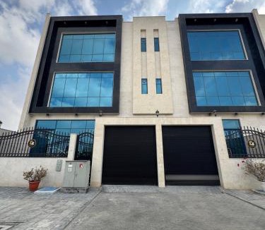 Abu Dhabi Villa | Extraordinary 6 Bedroom Villa in Abu Dhabi - Group Getaway