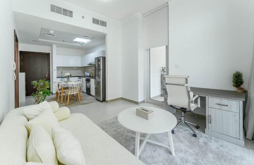 Jadaf Apartment | FAM Living 1BR Stay Binghatti Gateway, Al Jaddaf