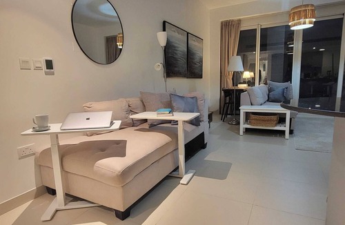 As Sifah Condo | Family Floatie Flat with Pool + Workspace