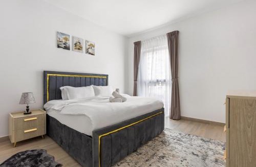 Abu Dhabi Apartment | Family-Friendly Apartment with Sunrise Views & Free Parking