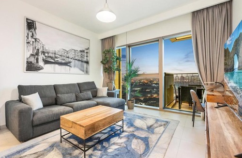 Za'abeel 2 Apartment | FIRST CLASS 1BR Modern Comfort in the City