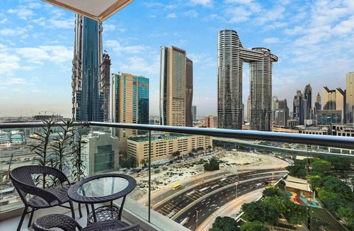Downtown Dubai Apartment | FIRST CLASS 1BR Modern Downtown Oasis