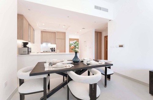 Dubai Maritime City Apartment | Free housekeeping visits during your stay - Stunning 1 Bed in Maritime City that Sleeps 2!