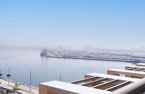 Dubai Maritime City Apartment | Free housekeeping visits during your stay - Stunning 1 Bed in Maritime City that Sleeps 2!