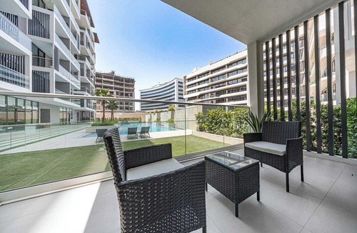 Dubai Apartment | Free housekeeping visits during your stay - StayShort - Stylish 2 Bed Apartment in Silicon Oasis for 6 with Balcony