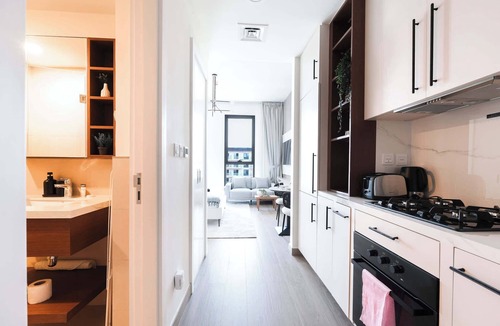 Dubai Apartment | Free housekeeping visits during your stay - StayShort - Town Square sleeps 2 in Great Location